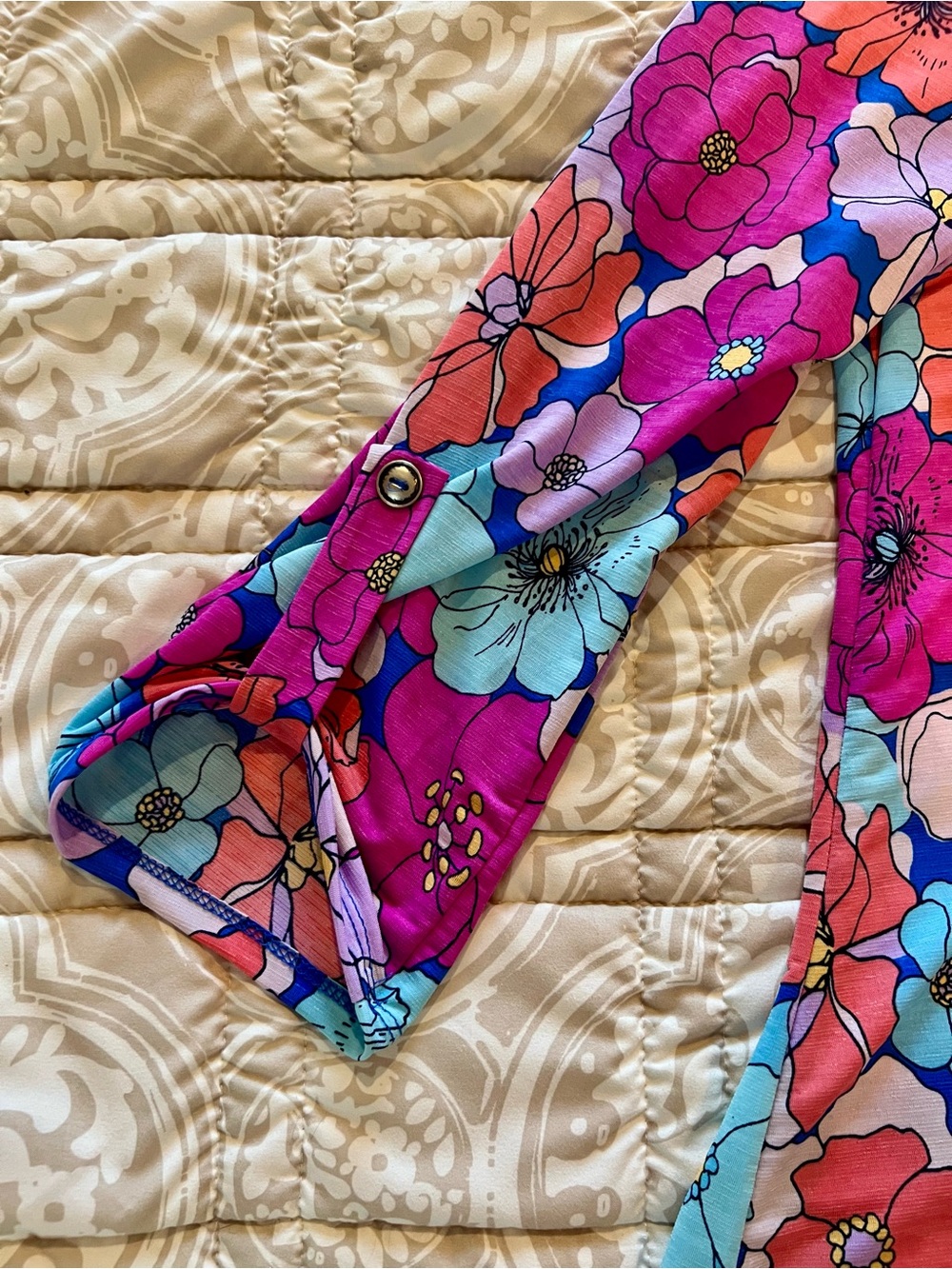 Dear Scarlett Lizzy NWT Floral 3/4 Sleeve Tunic Top Small - Picture 3 of 7